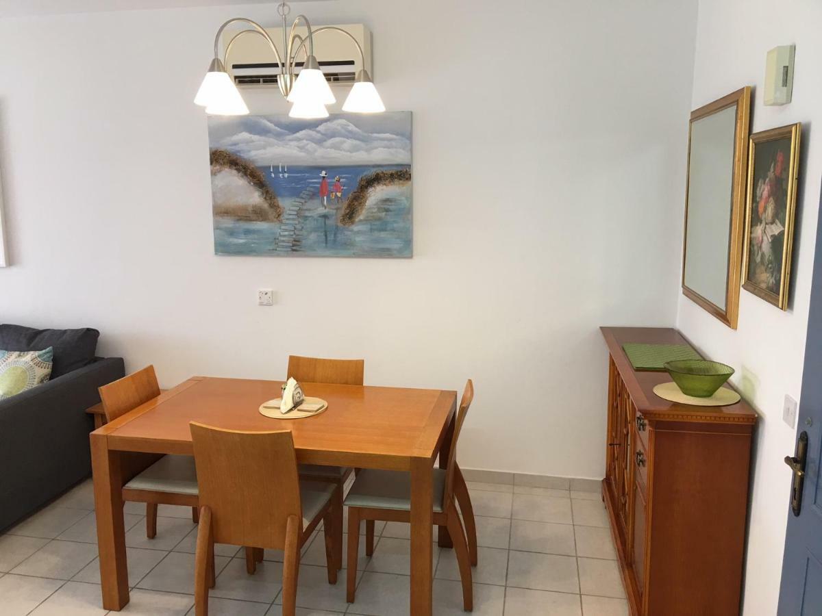 Limnaria Gardens - Modern 1 Bed, Walk To Beach & Shops Пафос Екстер'єр фото